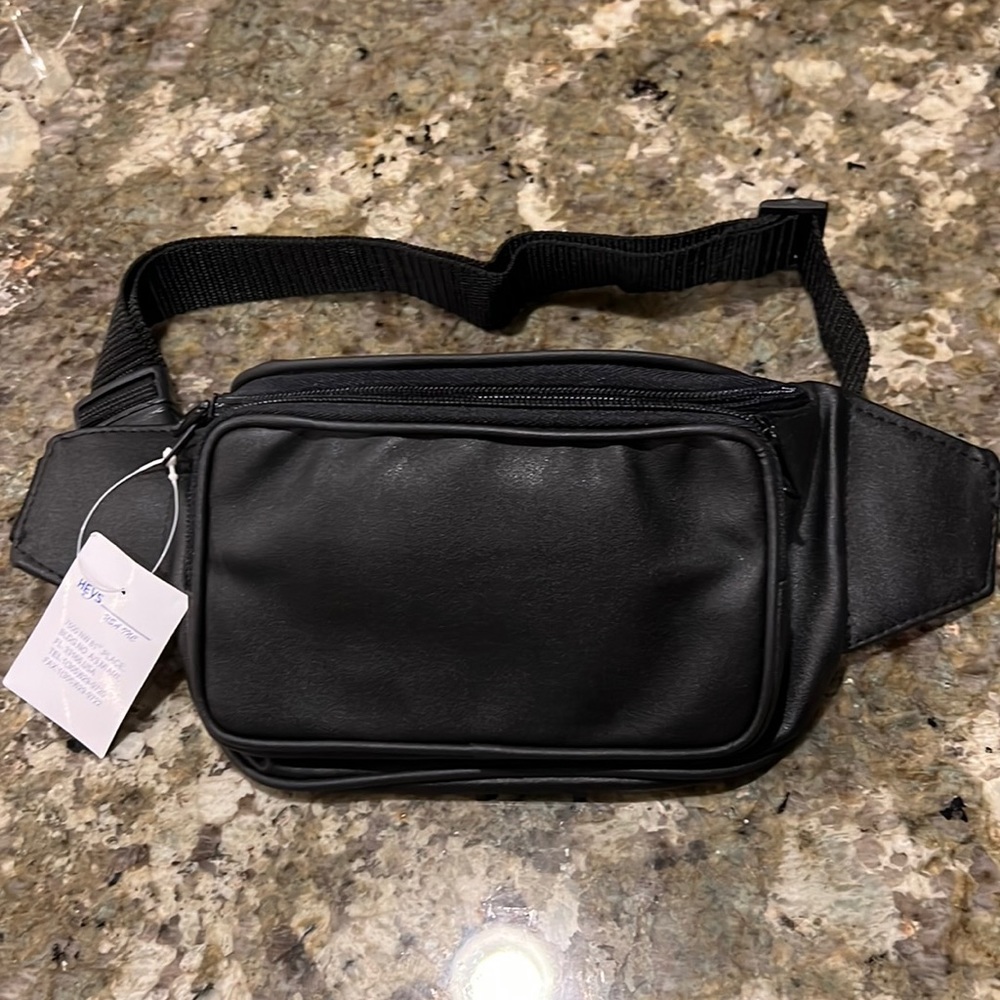 Heys Black Fanny Pack -3 Zipped Compartments Brand New w/tags for Men or Women